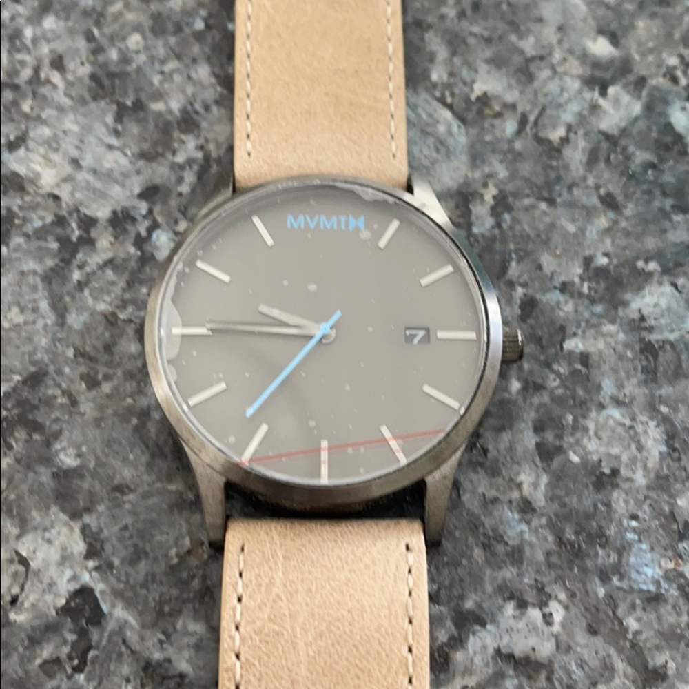 NEW Men’s MVMT 40 series leather watch